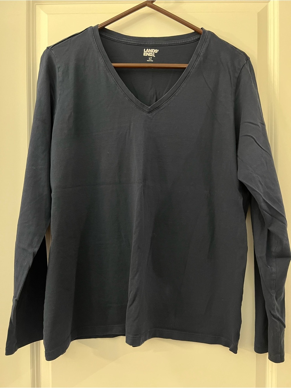 4 Lands' End Long-Sleeved V-Neck Tees - Black/Red/Navy/Purple - Picture 6 of 12